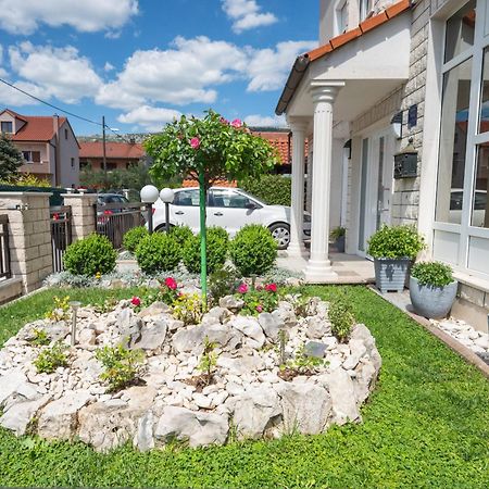 Apartments Lovric With Sea View Kaštela Exterior foto