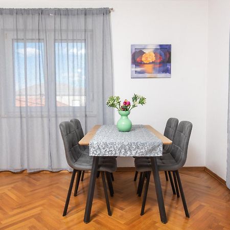 Apartments Lovric With Sea View Kaštela Exterior foto