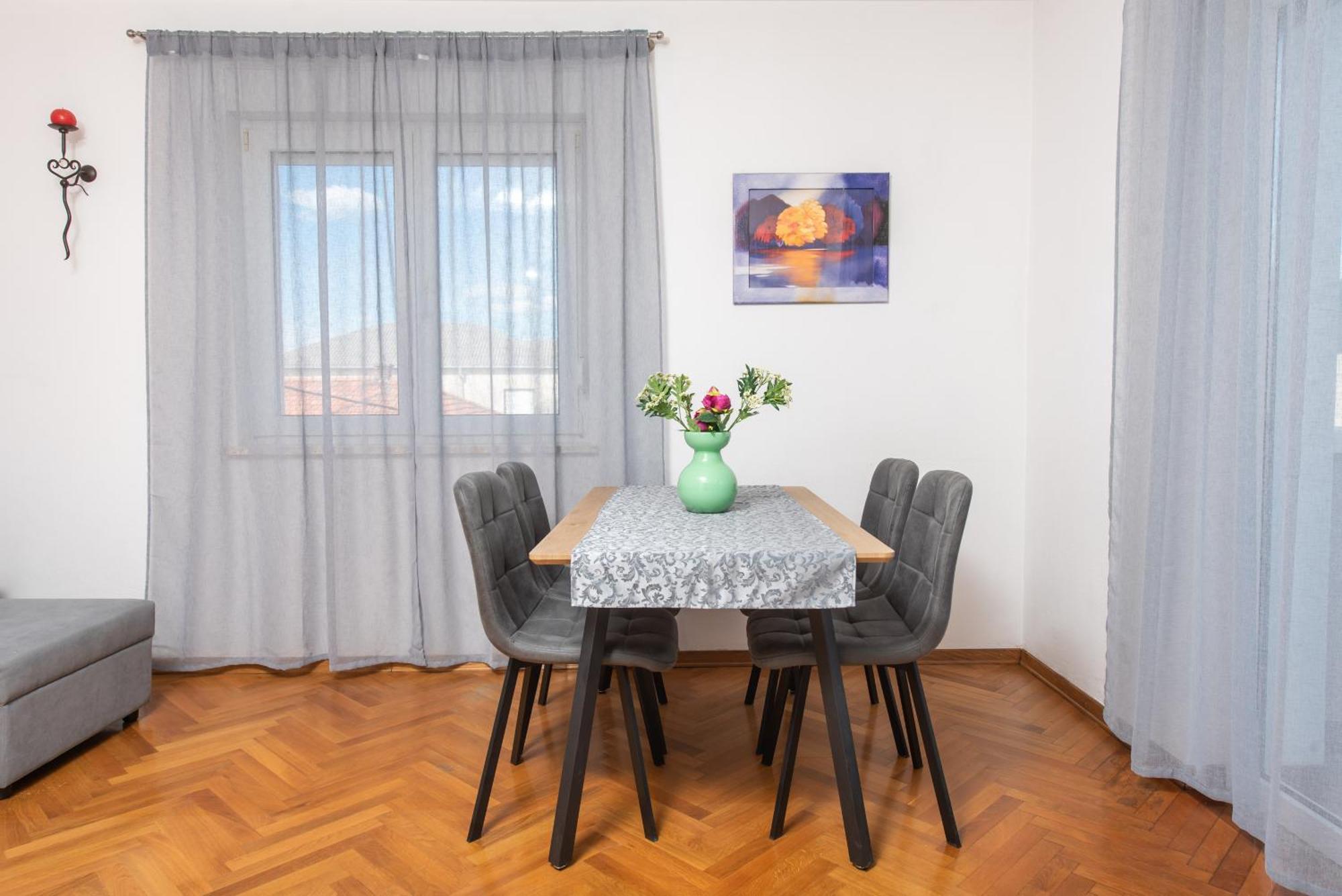 Apartments Lovric With Sea View Kaštela Exterior foto